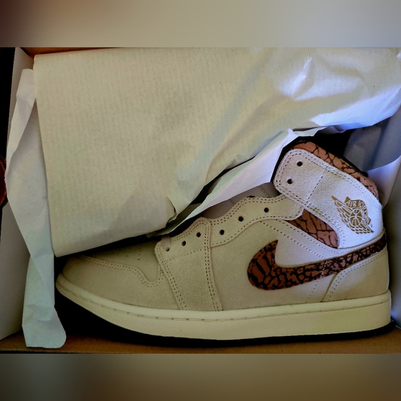 Air Jordan 1 Retro Mid SE Brown Elephant - Picture 6 of 6